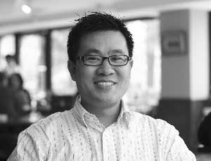 簡(jiǎn)光洲，東方早報(bào)記者，獲中國(guó)新聞獎(jiǎng)一等獎(jiǎng)，代表作——《甘肅十四名嬰兒疑喝三鹿奶粉致腎病》