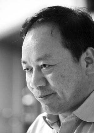 王克勤 中國經(jīng)濟時報高級記者，2002年度中國傳媒杰出人物，2003年中國十大維權(quán)人物，代表作《山西疫苗亂象調(diào)查》）