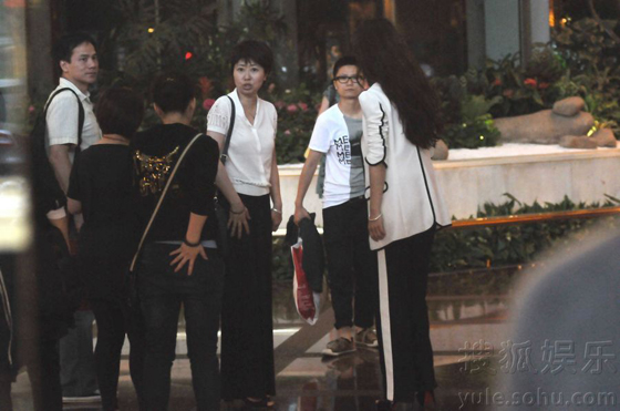 湯唯與吳秀波首度合作 高級會(huì)所約會(huì)飯聚