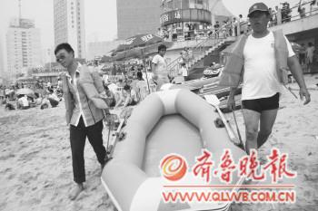 青島浴場開放首日迎客8萬 水溫19℃不宜下海 青島浴場開放首日迎客8萬 水溫19℃不宜下海