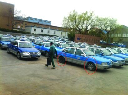 出租車穿小鞋計(jì)價(jià)器撒歡蹦 一天多掙14元