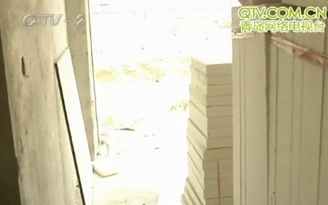 渤海灣花園無(wú)通道 開(kāi)發(fā)商將業(yè)主臥室改樓梯