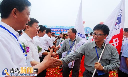 雪龍?zhí)柨瓶即衔珉x青 1.7萬海里遠征北極