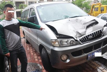 男子熬夜看歐洲杯開車打瞌睡 撞死清潔工逃跑 男子熬夜看歐洲杯開車打瞌睡 撞死清潔工逃跑