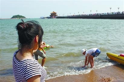 青島溺水小伙被救進醫(yī)院偷偷溜走 留下假手機號 青島溺水小伙被救進醫(yī)院偷偷溜走 留下假手機號