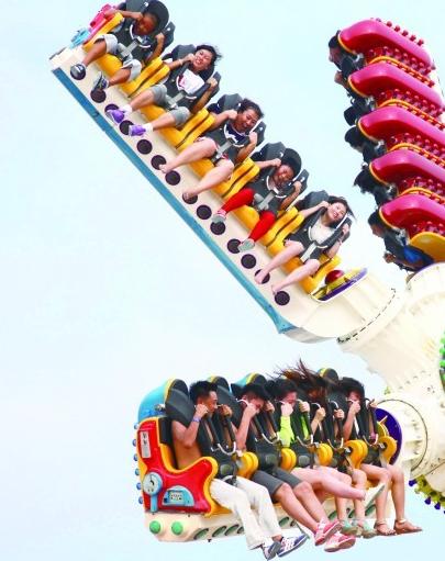 青島啤酒節(jié)嘉年華:60種驚聲尖叫爽翻天 璀璨夜景超浪漫