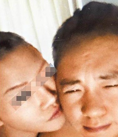 迷奸門(mén)再曝艷照案情撲朔:富少女友系通緝犯