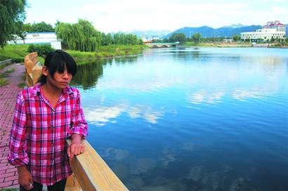 青島少年坐護欄突然落水無路人可施救溺斃 還有3天開學(xué)