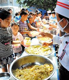青島8勇士驅車32小時奔赴云南災區(qū)