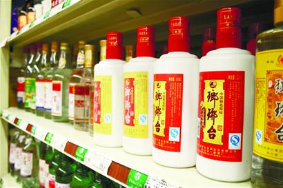 青島市場白酒大戰(zhàn) 商務飯局多數喝白酒高端酒受寵
