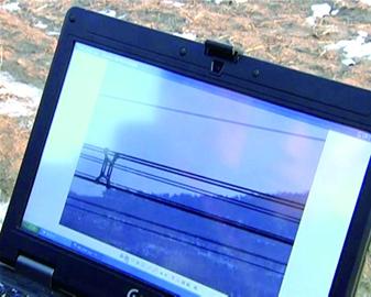 “蜻蜓”升空給高壓線體檢 “蜻蜓”升空給高壓線體檢