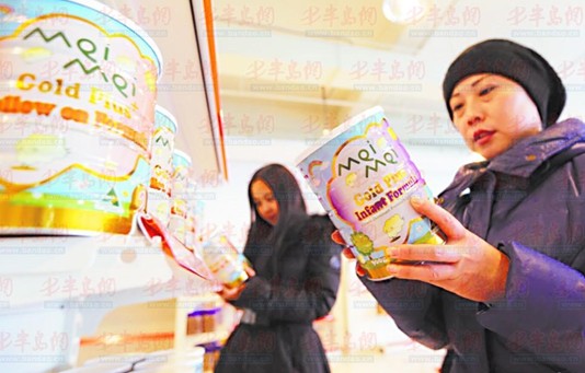 關(guān)稅下調(diào)洋奶粉價(jià)格堅(jiān)挺 國(guó)產(chǎn)奶粉趁機(jī)搶市場(chǎng)