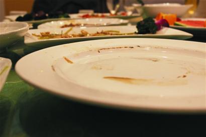 光盤族拒絕剩宴成新時(shí)尚 光盤族拒絕剩宴成新時(shí)尚