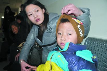 霧打霧撞，客車追尾26人傷