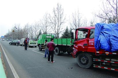 一二，用力拉……