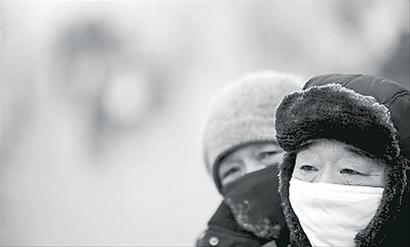 專家教辨霧霾:霧乳白色濕度超90% 霾黃灰色濕度小于80% 專家教辨霧霾:霧乳白色濕度超90% 霾黃灰色濕度小于80%