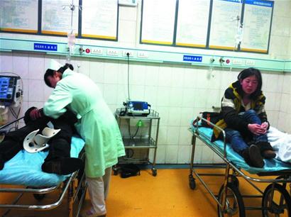 躲過大貨車 沒躲過大樹 躲過大貨車 沒躲過大樹