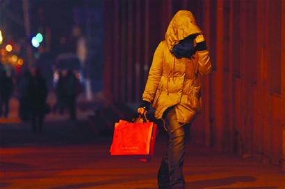 大風(fēng)起兮塵飛揚 降溫持續(xù)到明天 大風(fēng)起兮塵飛揚 降溫持續(xù)到明天