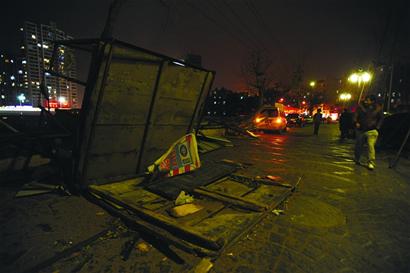 大風(fēng)起兮塵飛揚 降溫持續(xù)到明天 大風(fēng)起兮塵飛揚 降溫持續(xù)到明天