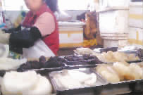 百葉擺上柜臺(tái)出售。于17日晨7時(shí)